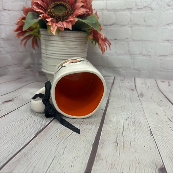 NWT Rae Dunn Peanuts Halloween Mug Linus pumpkin bats SPOOKY - Picture 4 of 7